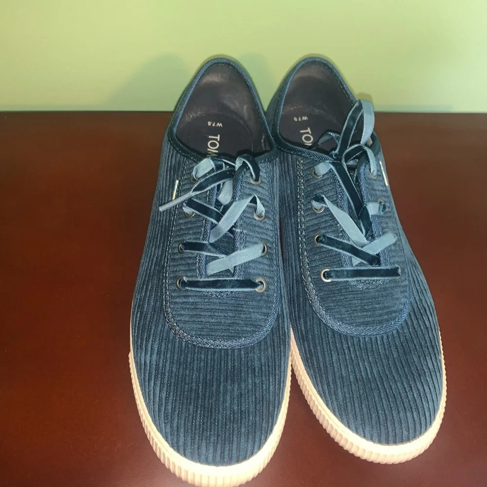 Tom's Teal Corduroy Comfort Sneakers Topanga Preppy Shoes Size 7.5 Velvet Blue